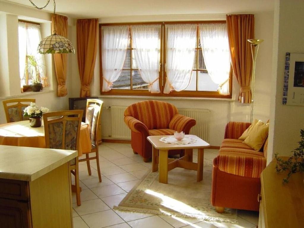 Oberbauernhof - Wohnung "Am Garten" -- Moderne Fewo Im Schoenen Schwarzwaldhaus 구타흐 외부 사진